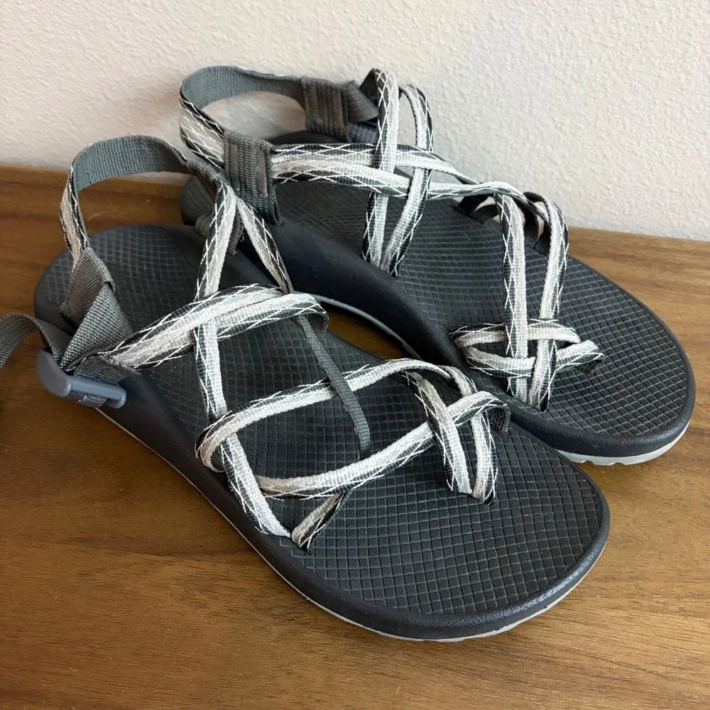 Chaco Z/Cloud 2 Sandals Size 10 Gray White Strappy Hiking Outdoor Water Shoes